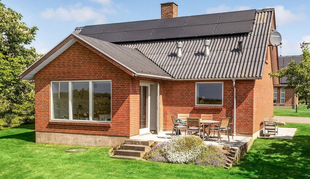 Awesome home in Vestervig with WiFi