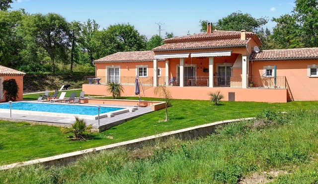 Awesome home in Villecroze with WiFi