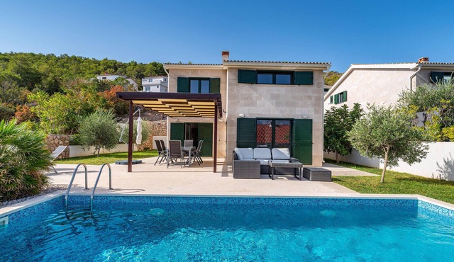 Awesome home in Vinjerac
