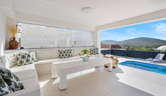 Awesome home in Vodice