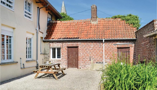 Awesome home in Volckerinckhove with 5 Bedrooms and WiFi