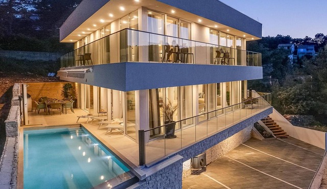 Awesome home in Vrboska with sauna