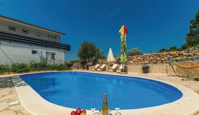 Awesome home in Zdrelac