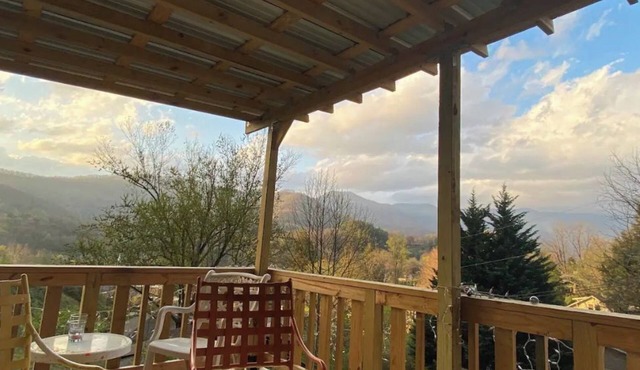Awesome House in Downtown Sylva!