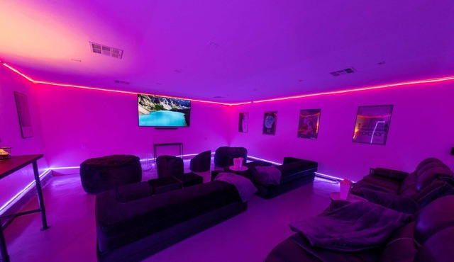 Awesome House w/Heated Pool, Theater & Game Room!