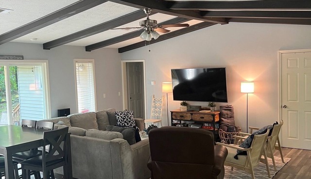 Awesome Lake House Right by Marina and Trails! Newly Updated!