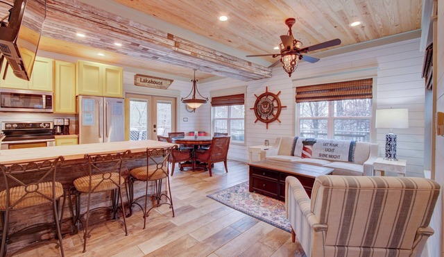 Awesome Lighthouse Lake House on Greers Ferry Lake with private beach