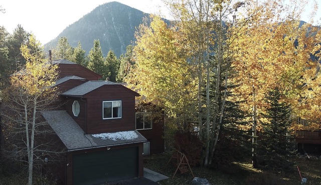 Awesome Location-Perfect Family Get Away-Amazing Views, Hot Tub & Pool Table
