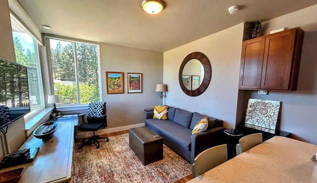 Awesome location/place: River trail, Old Mill District, easy drive to the Mt.