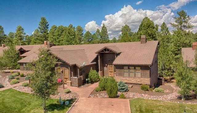Awesome lodge on the 10th Fairway in the Torreon golf community in Show Low AZ.