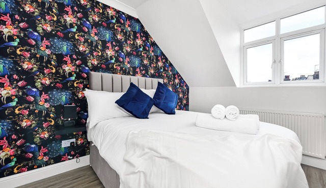 Awesome Loft Flat - Seconds to London’s Best Park