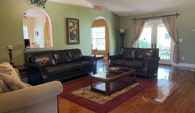 AWESOME/LUXURY/PERFECT LOCATION/PVT HOME @SE/Mandarin