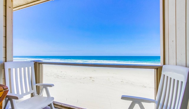 Awesome ocean front condo in the heart of Mission Beach!