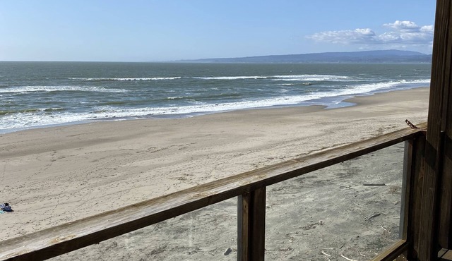 Awesome oceanfront on the Sand!