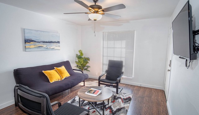 Awesome Place 2BR/2BA Near Downtown and Riverwalk