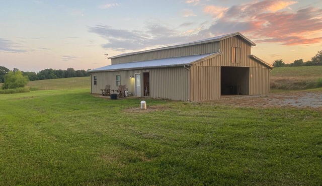 Awesome Private Cabin on 600 acre farm bordering JOE WHEELER STATE PARK!