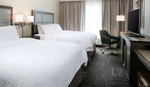 Awesome Queen Room for a Group Vacation