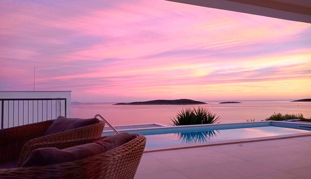 Awesome sea view, vacation home "Jerula 2"