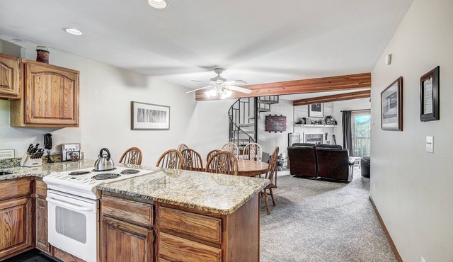 Awesome Spacious Condo, Spectacular Views, Nice Clubhouse