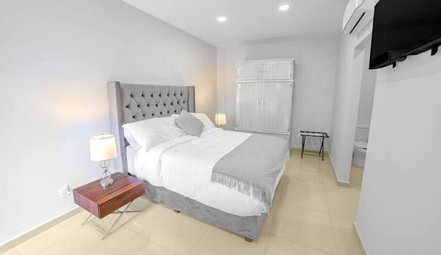 Awesome Studio in TJ w/Q Bed +Desk Near US Border