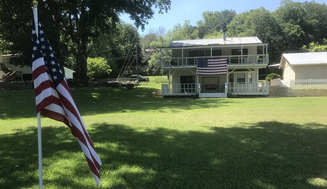 Awesome view of and access to Lake Austin! Super nice EISD family home!