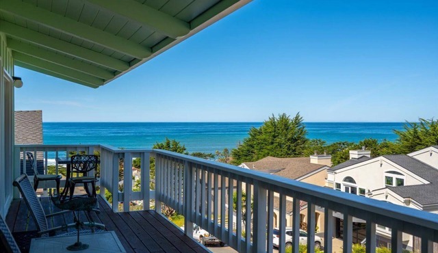 Awesome Views: 5-Star Single Floor Home Near Beach