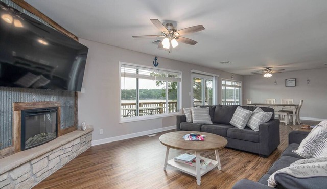 Awesome Views & Large Fishing Dock