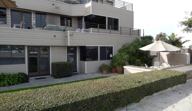 Awesome Waterfront Condominium