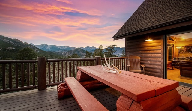 Awestruck Luxury Vacation Home at Windcliff