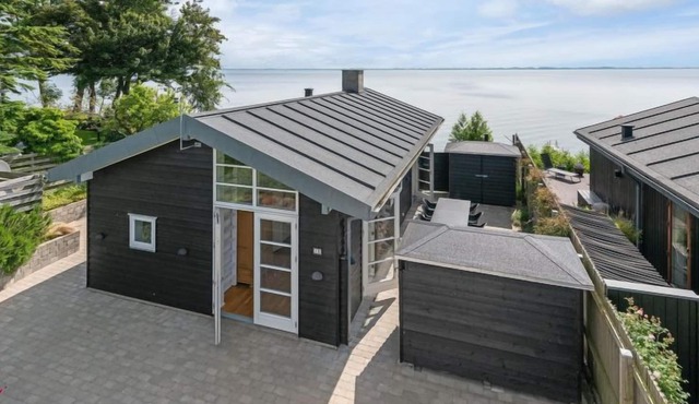 "Awild" - 10m from the sea by Interhome