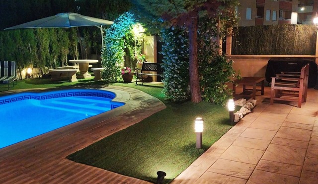 AXIER-2 Private pool house for 4 to 14 Guests