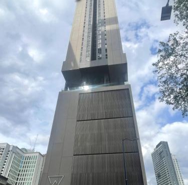 Axon Suites near at Pavilion with Rooftop Panoramic City View