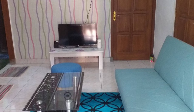 AYO Homestay rumah sewa untuk harian/mingguan dgn harga terjangkau dan nyaman.