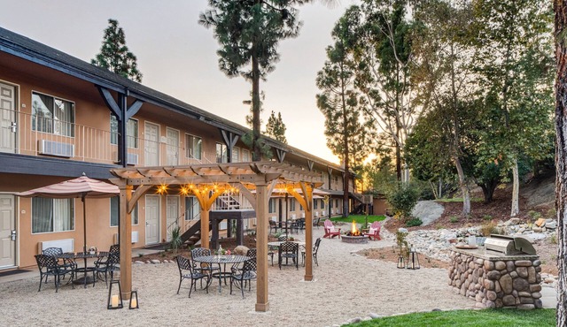 Ayres Lodge Alpine
