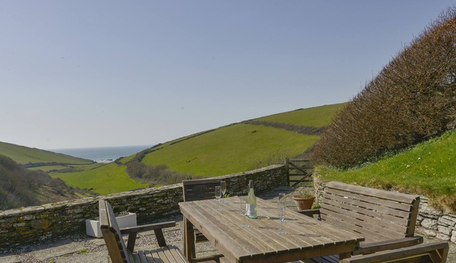 AYRMER HOUSE, family friendly, with open fire in Ringmore