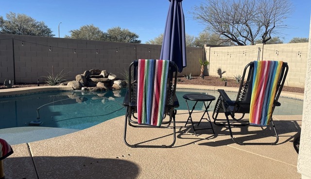 AZ Sun & Serenity: 4BR home w/Heated Pool, BBQ Island, Prime location– Sleeps 12