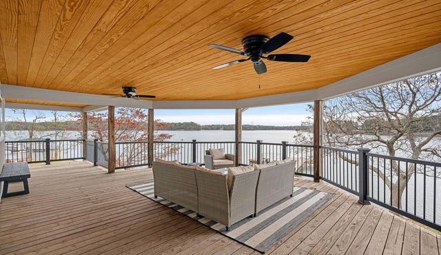 Azalea Point by SoCharm | Quaint Lakefront Retreat
