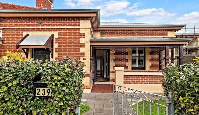 Azami - Charming Gilbert Cottage