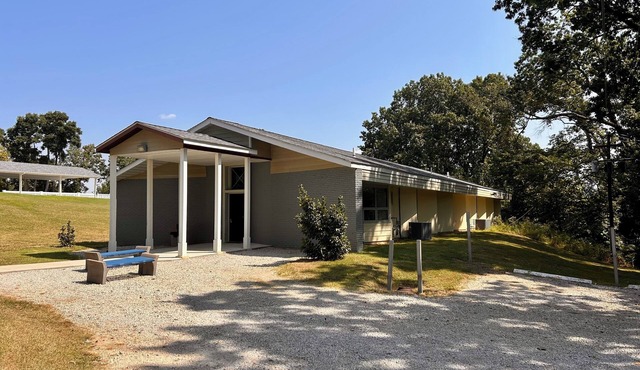 Azaria Lodge - Sleeps up to 38 People - Keep Everyone Together as you Celebrate!