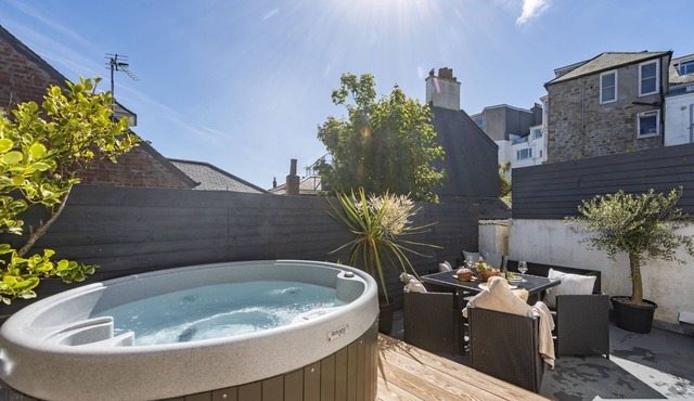 Azenor - Hot tub & Free Parking