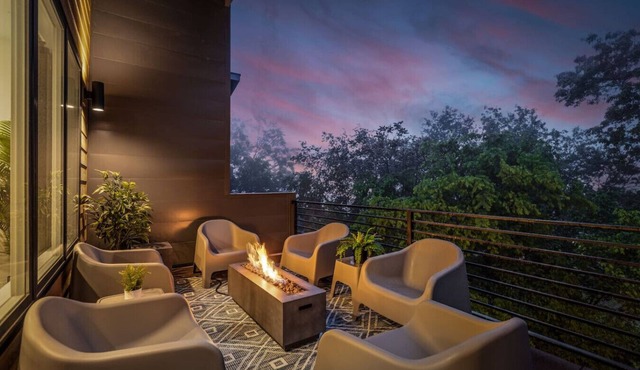Azul - An Atomic Ridge Home