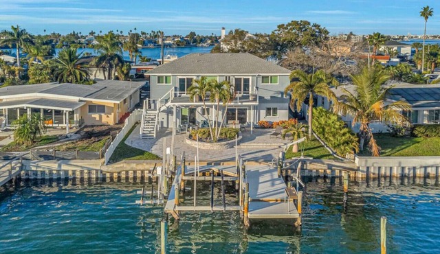 Azule| Waterfront Villa with Private Dock