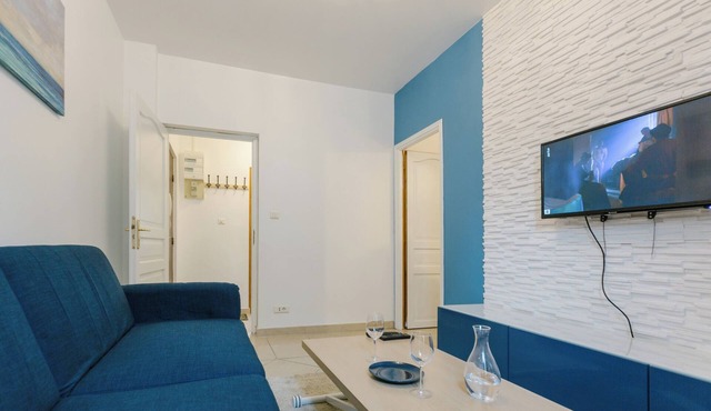 Azur 2-room fully-equipped apartment in Strasbourg in a quiet neighborhood.