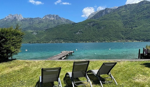 Azur du Lac - 8-bed waterfront apartment on Lake Annecy