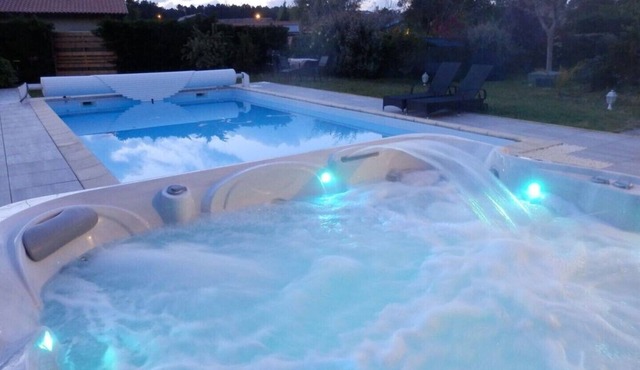 AZUR LANDES - near the ocean- swimming pool, jacuzzi, sauna, pétanque 15 people