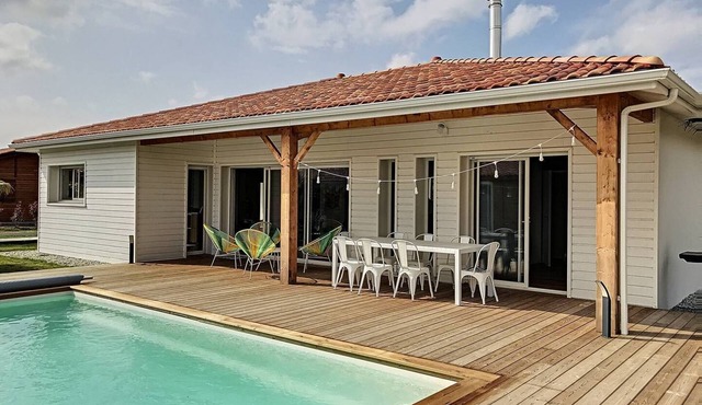 AZUR, villa for 8 people with pool and jacuzzi