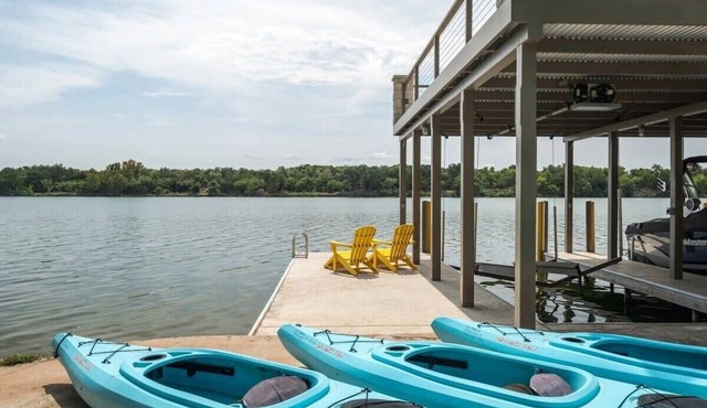 Azure 1-Lakefront w/Shared Pool, Dock, & Fire Pit