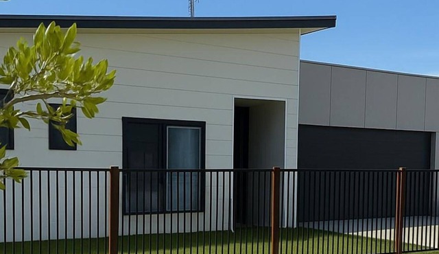 Azure Abode in Broulee