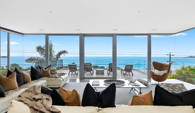 Azure - Absolute Beachfront Luxury, Wifi, Spa