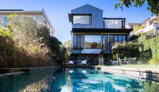 Azure Bliss, Vaucluse